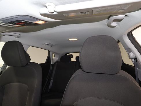 Used 2025 Hyundai Kona SEL FWD image 17