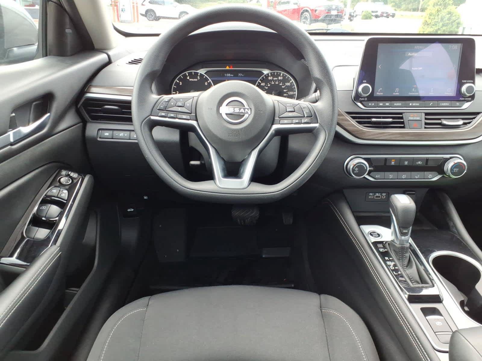 Used 2023 Nissan Altima 2.5 SV AWD/4WD image 13