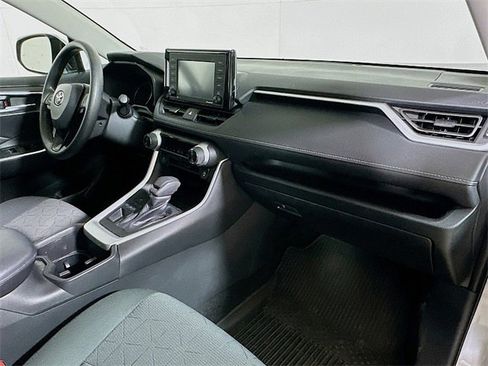 Used 2022 Toyota RAV4 XLE image 26