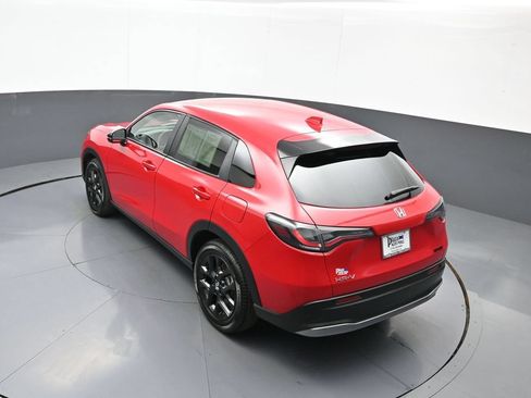 Certified 2025 Honda HR-V Sport image 38