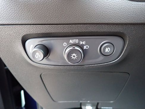 Used 2023 Buick Encore GX Essence w/ Experience Buick Package image 18