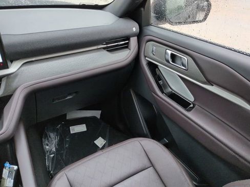 New 2026 Ford Explorer Platinum RWD image 17