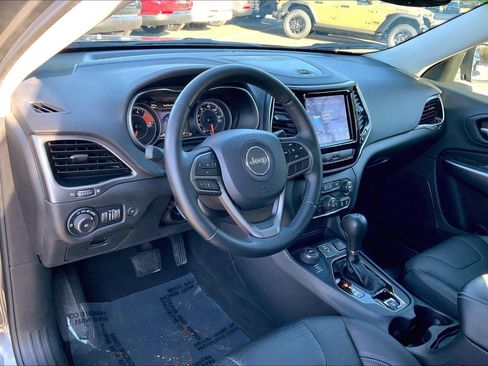 Used 2019 Jeep Cherokee Limited image 15