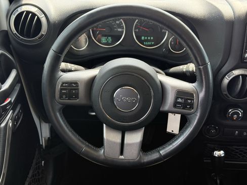 Used 2017 Jeep Wrangler Unlimited Sport AWD/4WD image 15