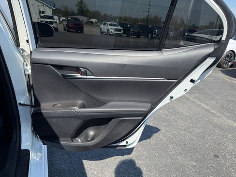 Used 2021 Toyota Camry SE image 17