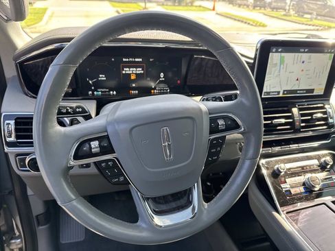 Used 2021 Lincoln Navigator Reserve w/ Luxury Package AWD/4WD image 23