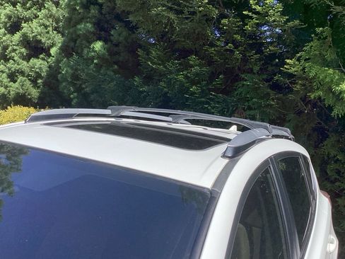 Used 2017 Toyota RAV4 XLE AWD/4WD image 17