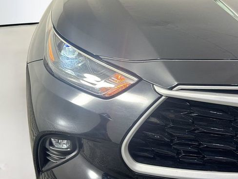 Certified 2024 Toyota Highlander XLE AWD/4WD image 3
