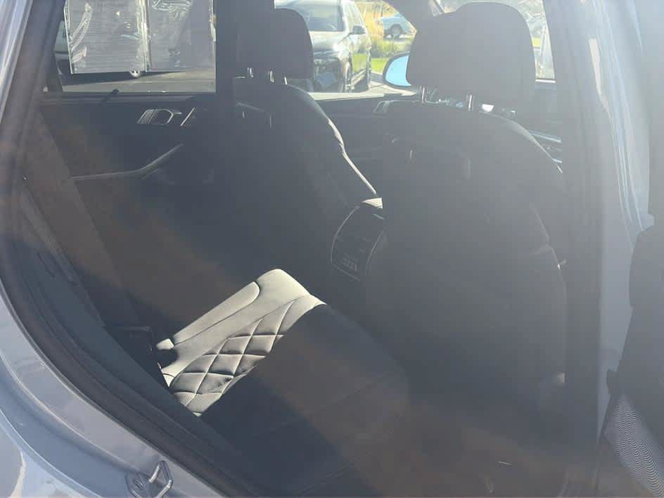 Used 2025 BMW X5 M60i AWD/4WD image 26