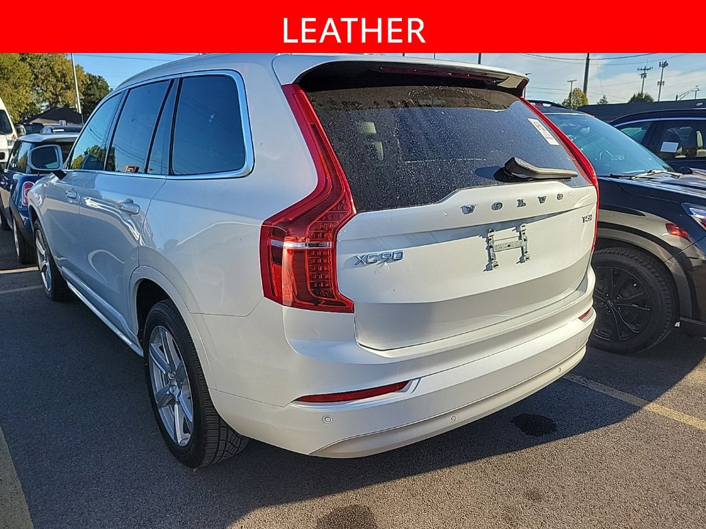 Used 2022 Volvo XC90 T5 Momentum AWD/4WD image 4