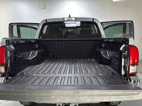 Used 2020 Toyota Tacoma SR5 image 16
