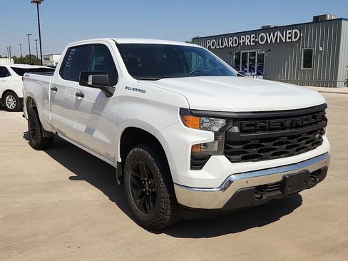 Used 2022 Chevrolet Silverado 1500 W/T w/ WT Safety Package AWD/4WD image 4