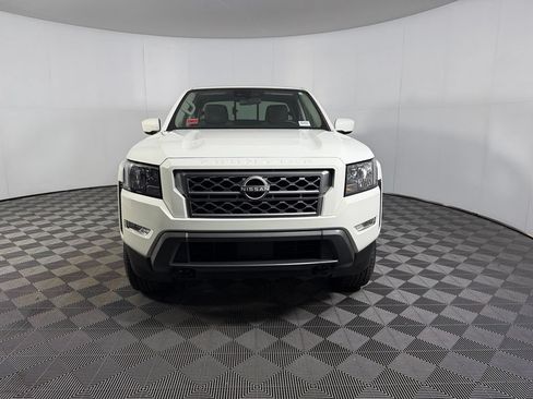 Used 2024 Nissan Frontier SV w/ SV Convenience Package AWD/4WD image 3
