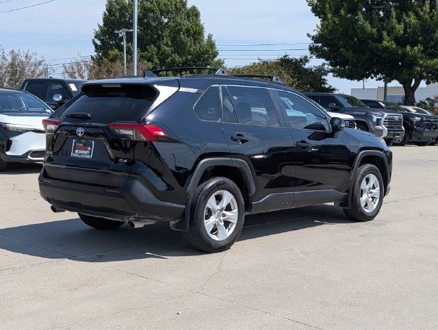 Used 2021 Toyota RAV4 XLE FWD image 6