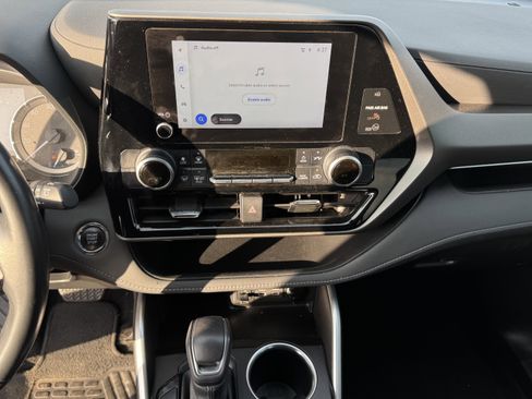 Used 2023 Toyota Highlander LE image 22