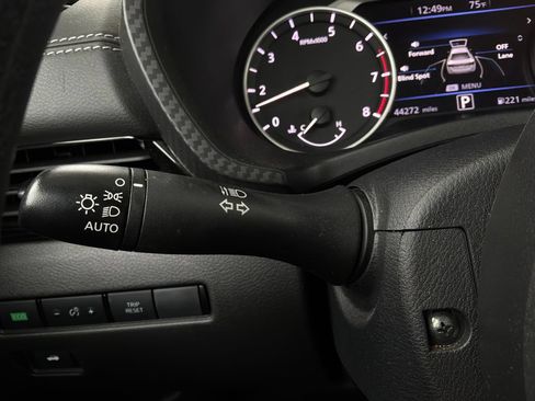 Used 2025 Nissan Sentra SV FWD image 30