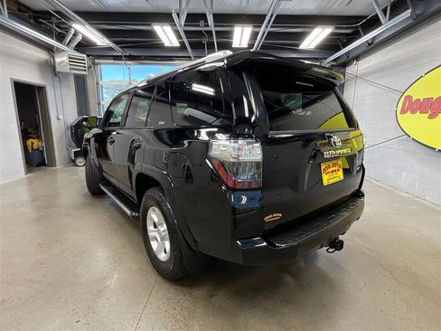 Used 2015 Toyota 4Runner SR5 RWD image 3