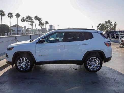 Used 2022 Jeep Compass Latitude AWD/4WD image 14
