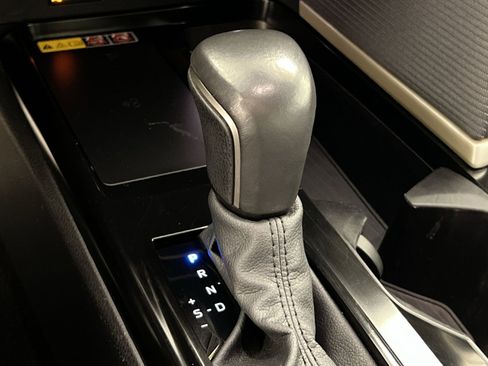 Used 2025 Toyota Camry SE image 22