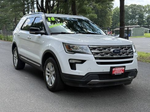 Used 2018 Ford Explorer XLT w/ Equipment Group 202A AWD/4WD image 3