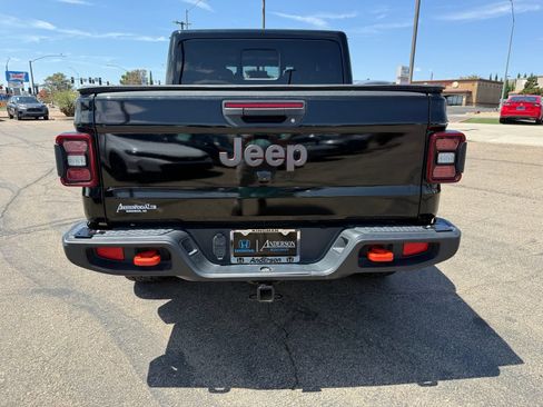 Used 2023 Jeep Gladiator Mojave w/ LED Lighting Group AWD/4WD image 9