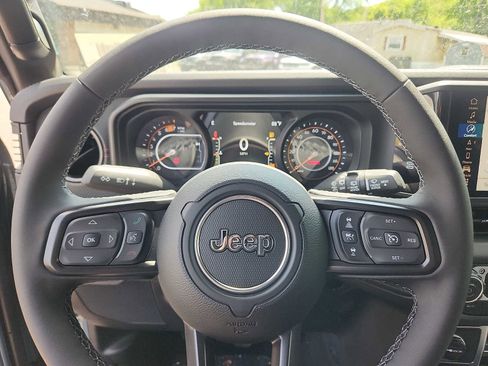 New 2026 Jeep Wrangler Unlimited Rubicon AWD/4WD image 14