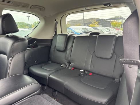 Used 2018 INFINITI QX80 4WD w/ All Season Package image 8