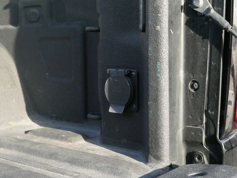 Used 2020 GMC Sierra 1500 SLT w/ SLT Premium Plus Package image 30