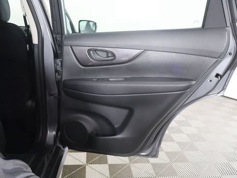 Used 2019 Nissan Rogue S AWD/4WD image 22