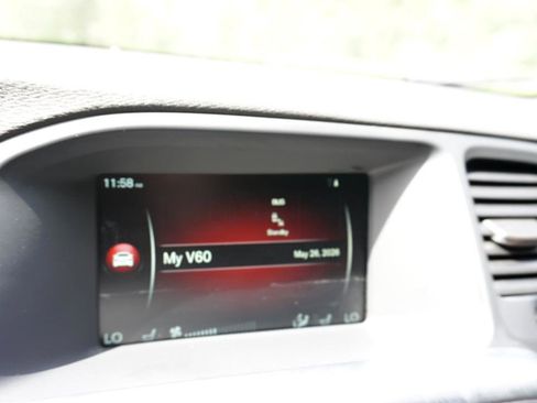 Used 2016 Volvo V60 T5 Cross Country AWD/4WD image 31
