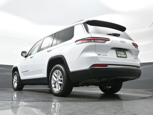 Used 2022 Jeep Grand Cherokee L Laredo w/ Luxury Tech Group I AWD/4WD image 27