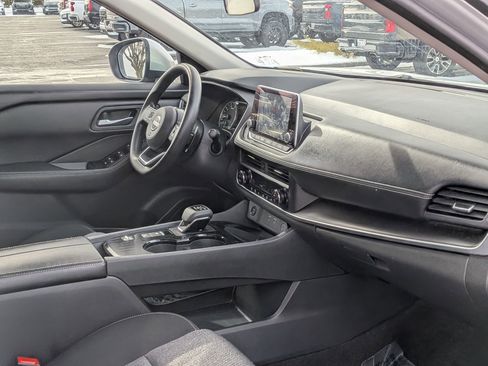Used 2024 Nissan Rogue SV image 22