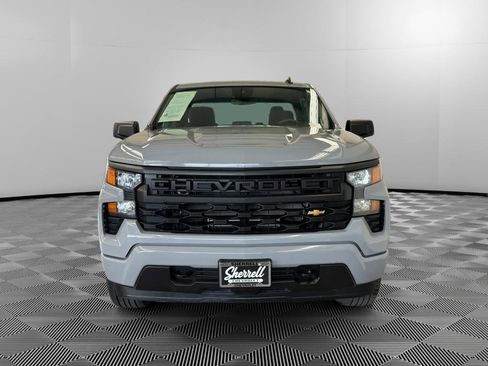 Used 2025 Chevrolet Silverado 1500 Custom image 2