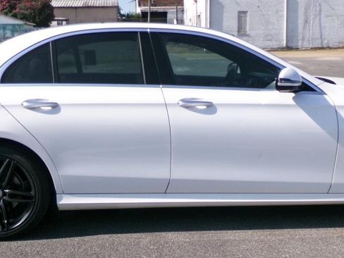 Used 2018 Mercedes-Benz E 300 image 4