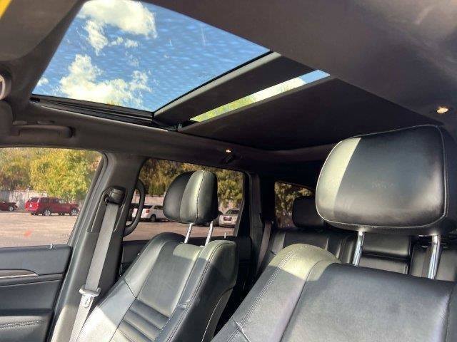 Used 2021 Jeep Grand Cherokee Limited w/ Sun & Sound Group AWD/4WD image 19
