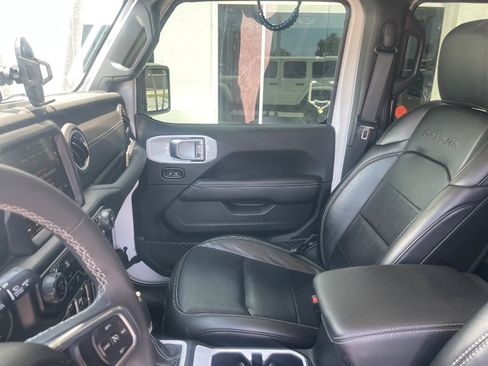 Used 2023 Jeep Wrangler Unlimited Sahara AWD/4WD image 7