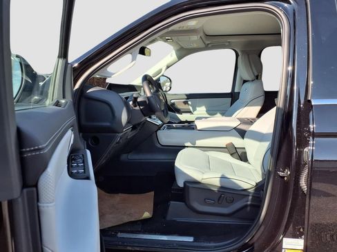 New 2026 Ford Expedition Max Platinum AWD/4WD image 31