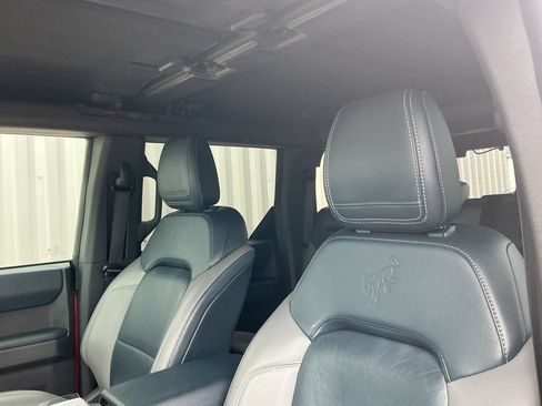 Used 2022 Ford Bronco Outer Banks w/ Sasquatch Package AWD/4WD image 9