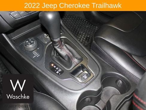 Used 2022 Jeep Cherokee Trailhawk image 34