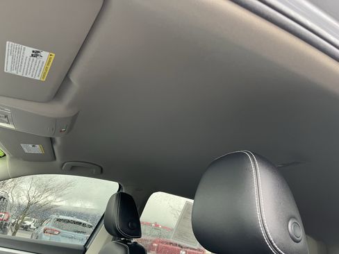 Used 2021 Volkswagen Atlas SE image 22