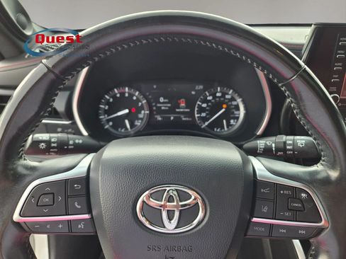 Used 2021 Toyota Highlander XSE AWD/4WD image 28