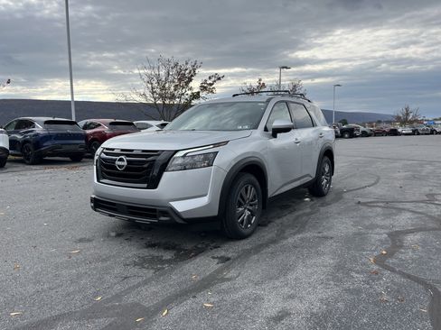 New 2025 Nissan Pathfinder SV w/ SV Premium Package image 9