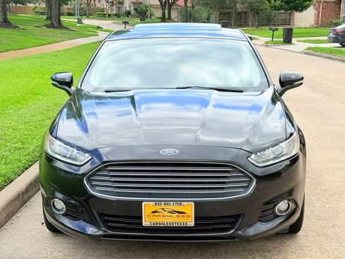 Used 2016 Ford Fusion Titanium image 2