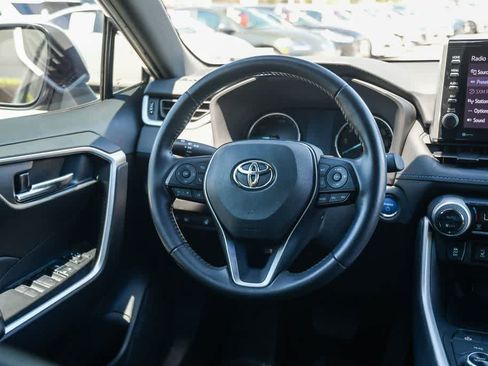 Used 2022 Toyota RAV4 SE AWD/4WD image 12