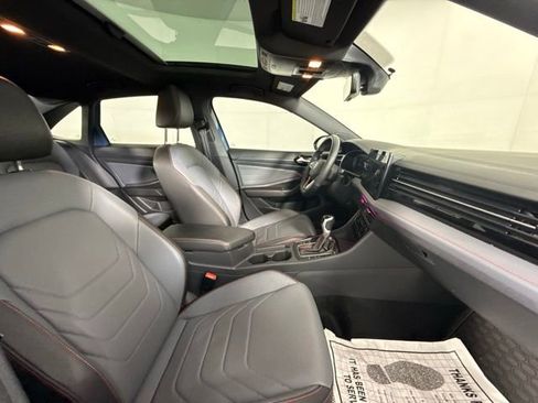 Used 2025 Volkswagen Jetta GLI Autobahn image 31