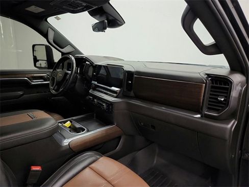 Used 2024 Chevrolet Silverado 3500 High Country w/ Technology Package image 36