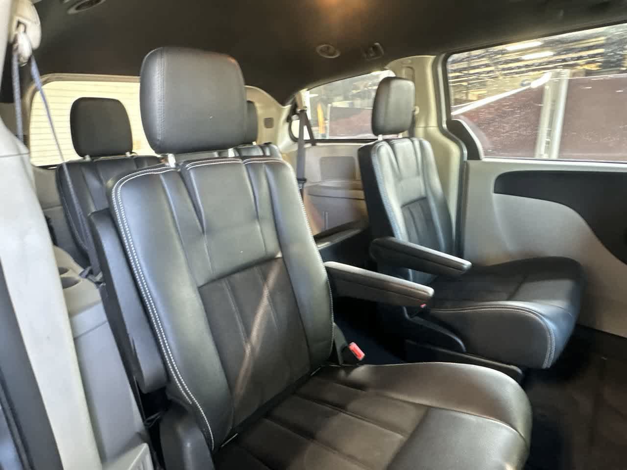 Used 2019 Dodge Grand Caravan SXT FWD image 26