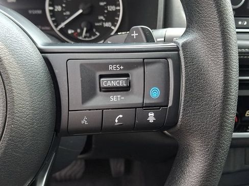 Used 2024 Nissan Rogue SV AWD/4WD image 22