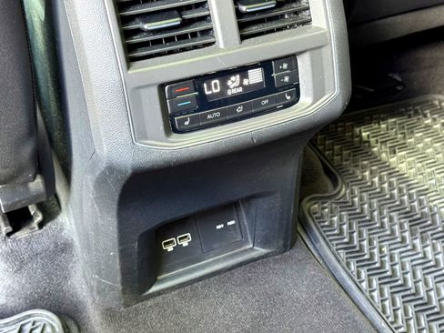 Used 2018 Volkswagen Atlas SEL Premium image 22