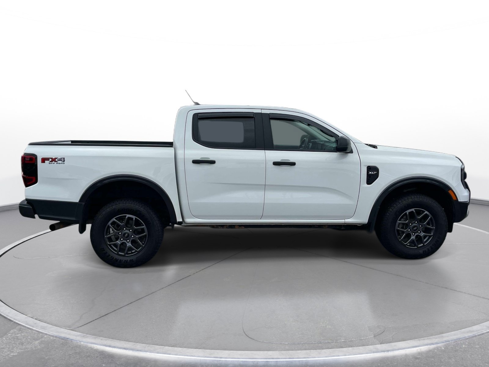 Used 2024 Ford Ranger XLT w/ FX4 Off-Road Package AWD/4WD image 3